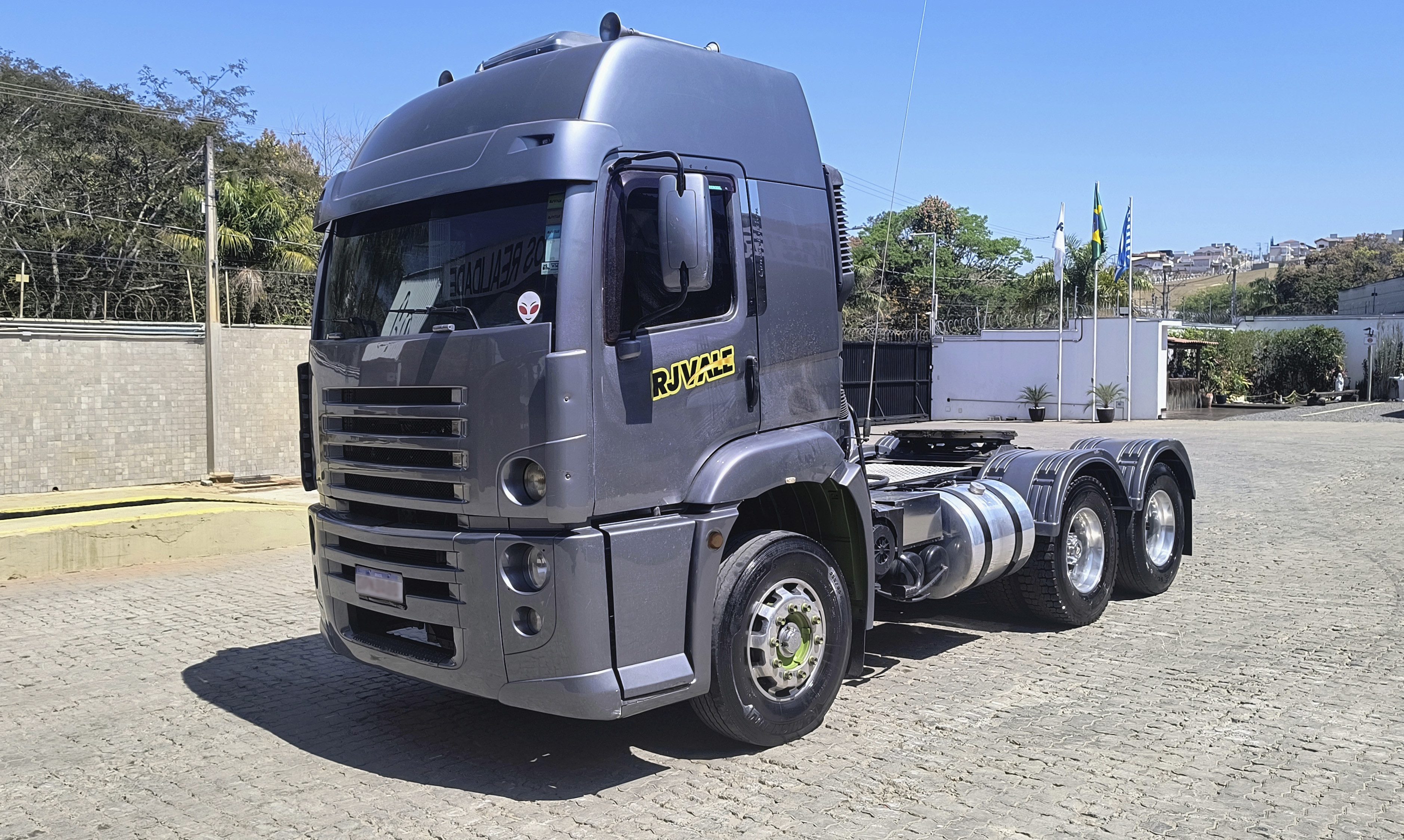 Caminhão Volkswagen 25-370 E Constellation 6x2 (Diesel)