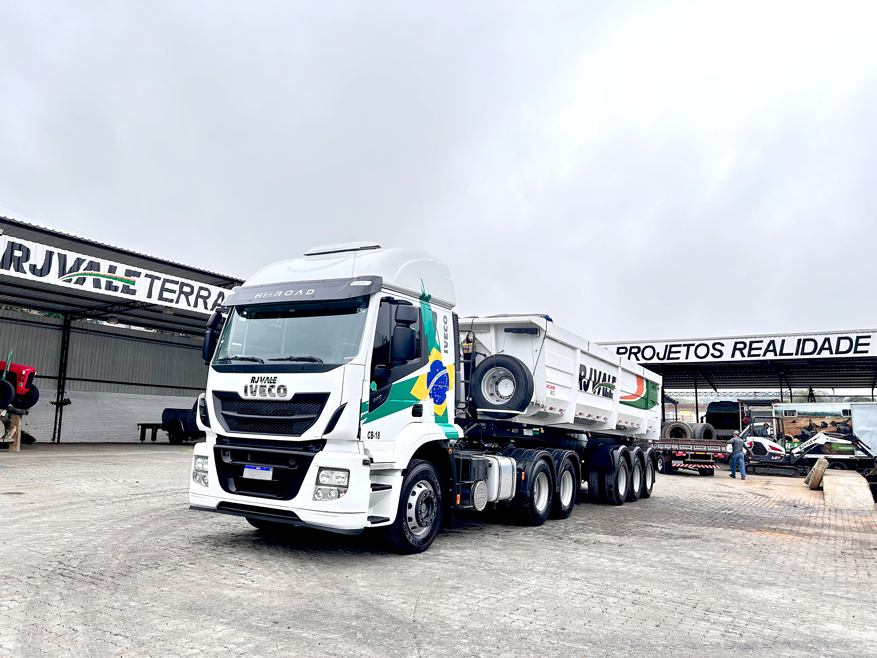Caminhão Iveco STRALIS 600-S44T TA 6x2  (Diesel)(E5)