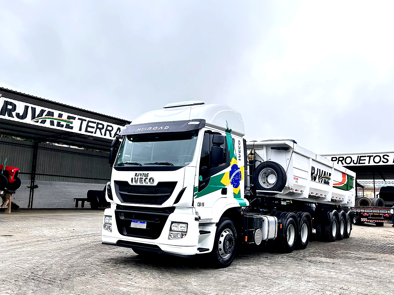Caminhão Iveco STRALIS 600-S44T TA 6x2  (Diesel)(E5)