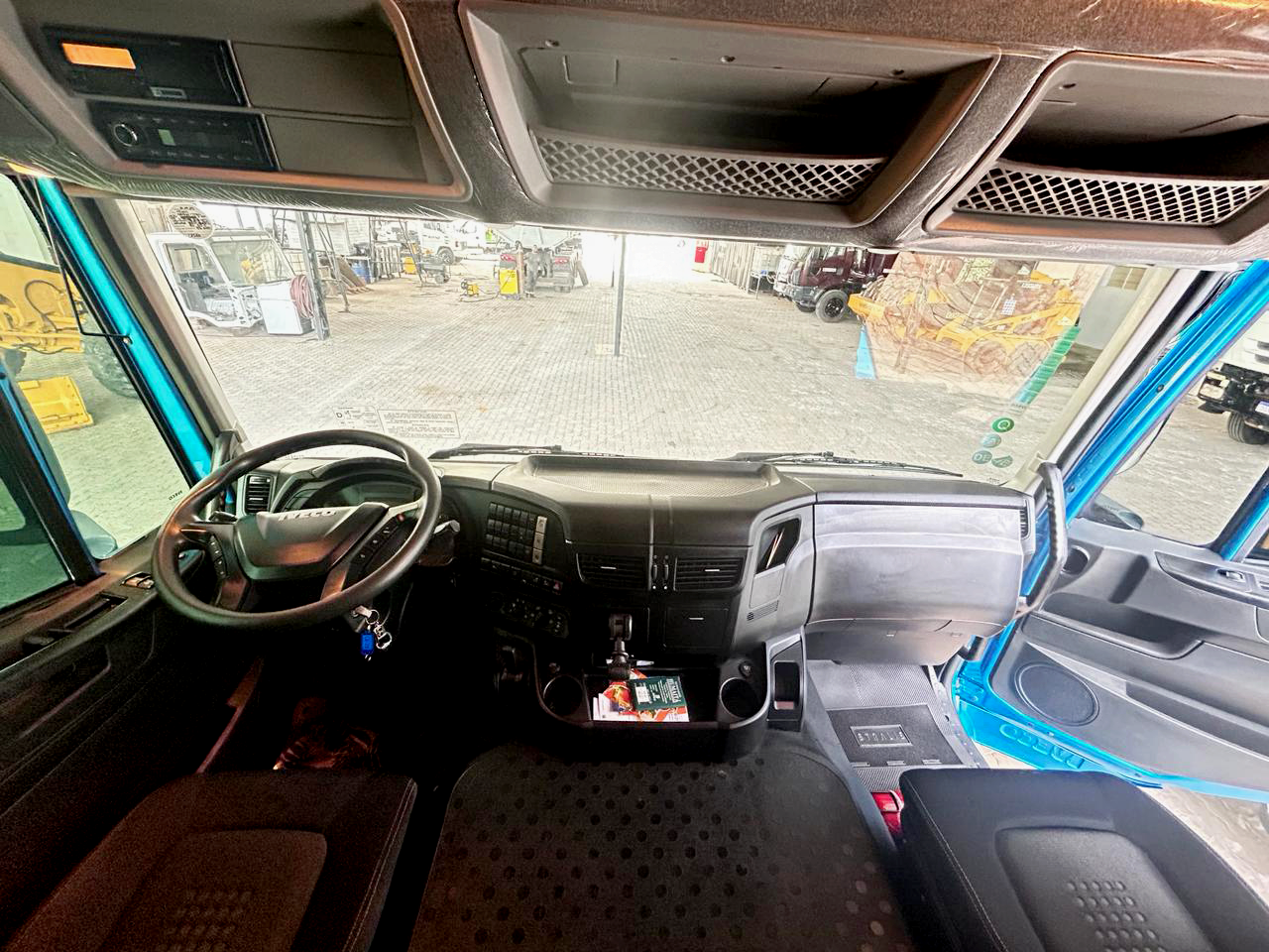 Caminhão Iveco STRALIS 600-S44T TB  6x2  (Diesel)