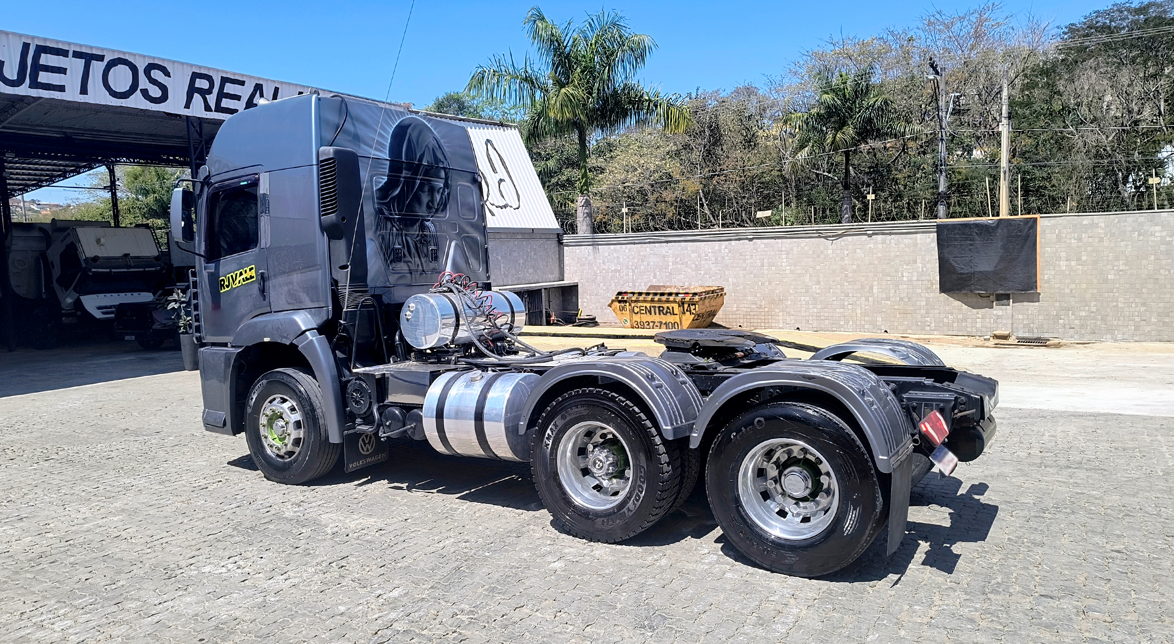 Caminhão Volkswagen 25-370 E Constellation 6x2 (Diesel)