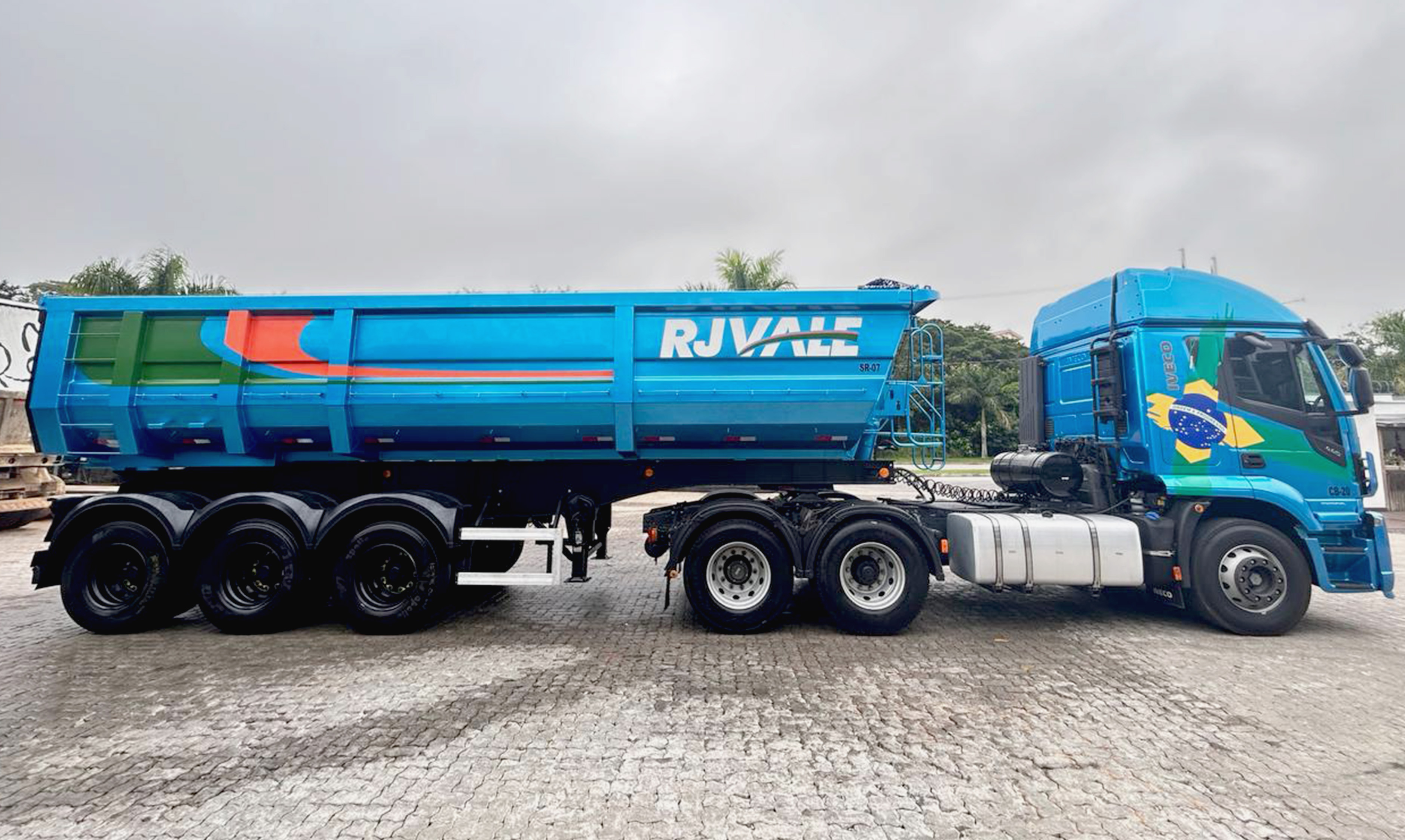 Caminhão Iveco STRALIS 600-S44T TB  6x2  (Diesel)