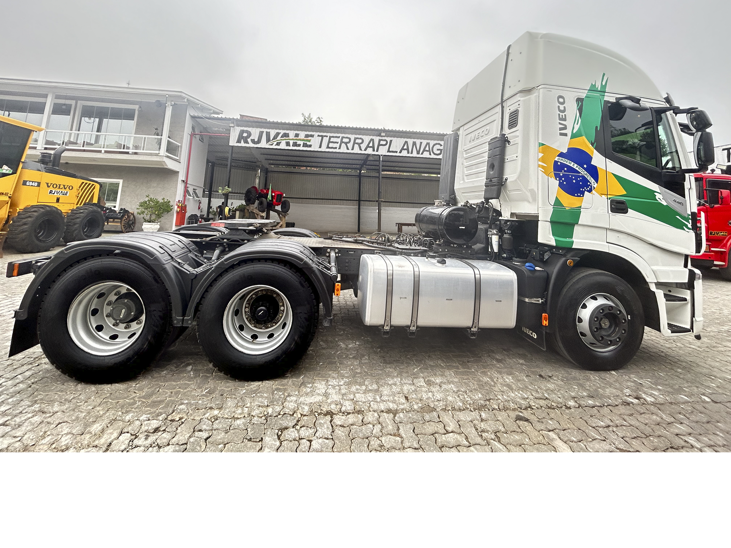 Cavalo Iveco STRALIS 600-S44T 6x2